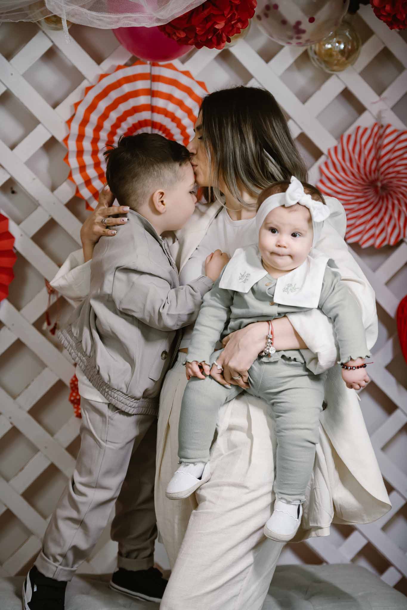 Ziua Mamei - fotografie studio Profoto